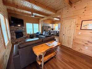 Smart TV, fireplace, foosball - Brand new cabin with HOT TUB, Dock & Lake Access (Butler)