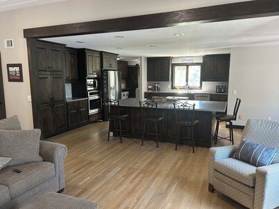 Secluded Country Retreat with Pool & Event Space, Perfect for Weddings/Groups