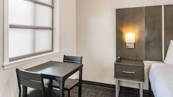 Single Room | Desk, free WiFi