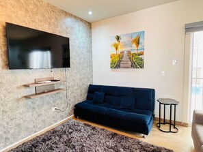 House, 3 Bedrooms, Accessible, Private Pool | Living room