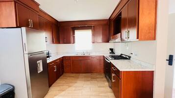 Maison, 3 chambres, accessible aux personnes à mobilité réduite, piscine privée | Intérieur