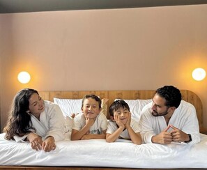 Deluxe Room, 1 King Bed | Free WiFi - Hotel Casa Agave (Banos de Agua Santa)