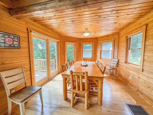 New: Pet Friendly Home with Walkable Lake Access/Dock