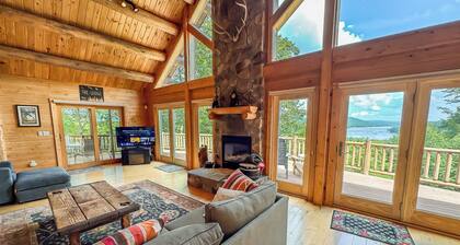 New: Pet Friendly Home with Walkable Lake Access/Dock