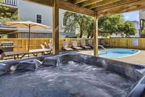 Outdoor spa tub - We Are Beachin | 580 ft to the beach | Private Pool, Hot Tub, Dog Friendly, and Community Pool (Corolla)