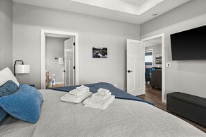 4 bedrooms, iron/ironing board, free WiFi, bed sheets