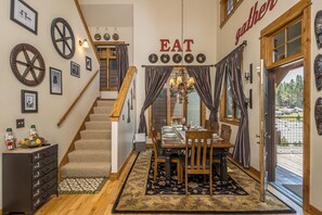 Dining - Copperlight Chalet in Big Sky's Alpenglow (Big Sky)