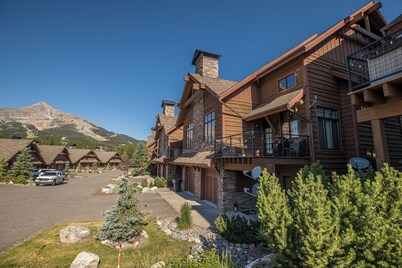 Copperlight Chalet in Big Sky's Alpenglow
