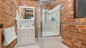 Shower, hair dryer - OP Chill - Pet Friendly & Waterfront Family Retreat -  Kayaks included in stay (Orient Point)