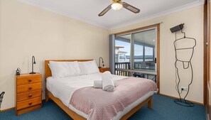 4 bedrooms, desk, iron/ironing board, travel crib