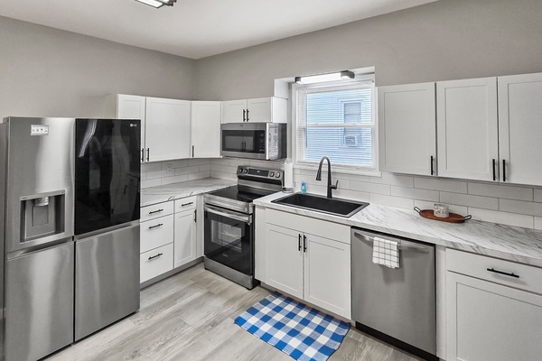 Microonde, forno, piano cottura, lavastoviglie