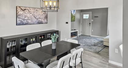 Private House - Sleeps 8 - 13 Min to Downtown STL