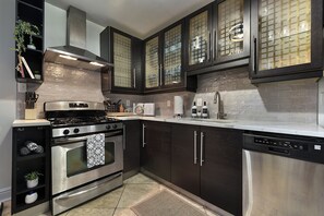 Fridge, microwave, oven, stovetop