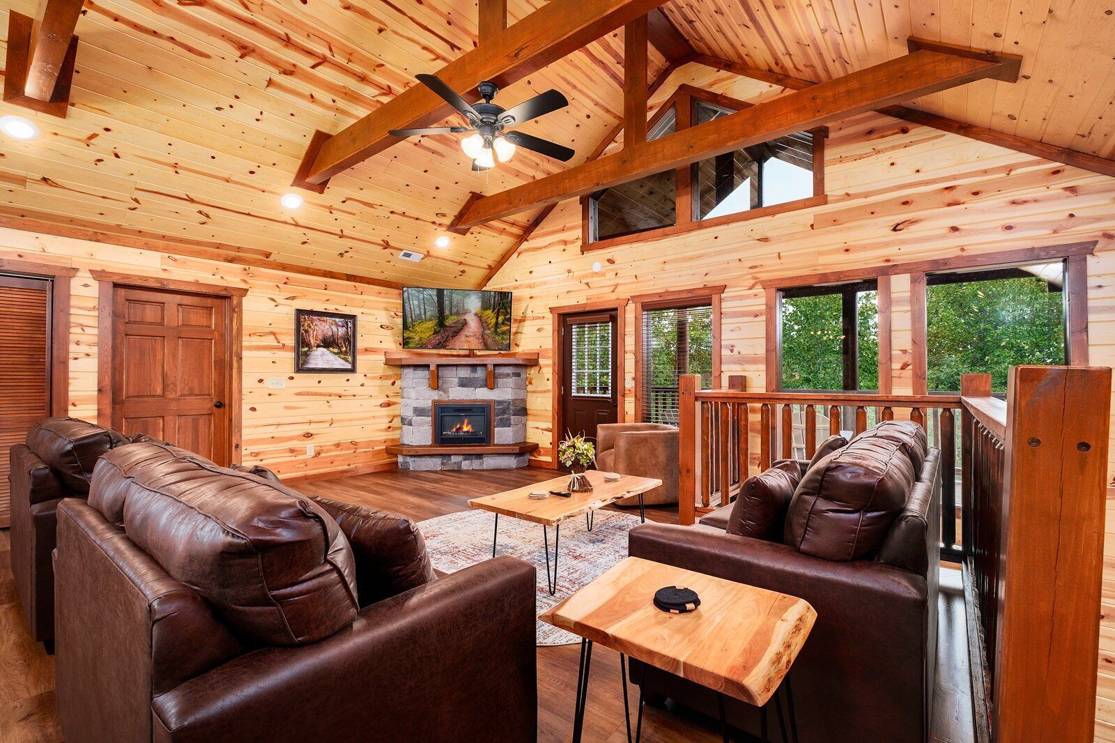 Televisión, chimenea, videojuegos y futbolito 