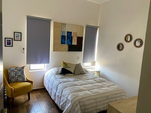 2 chambres, fer et planche à repasser, Wi-Fi, draps fournis