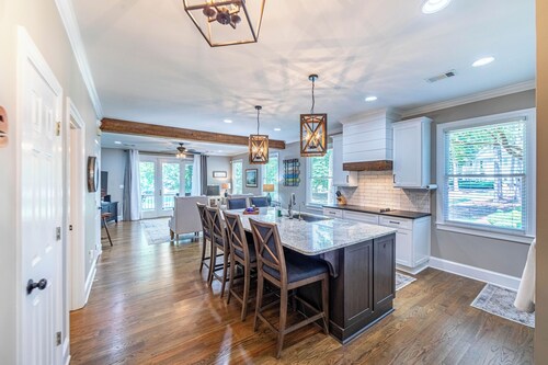 3BR/3BA cottage within gated Reynolds Lake Oconee and Marina Cove.