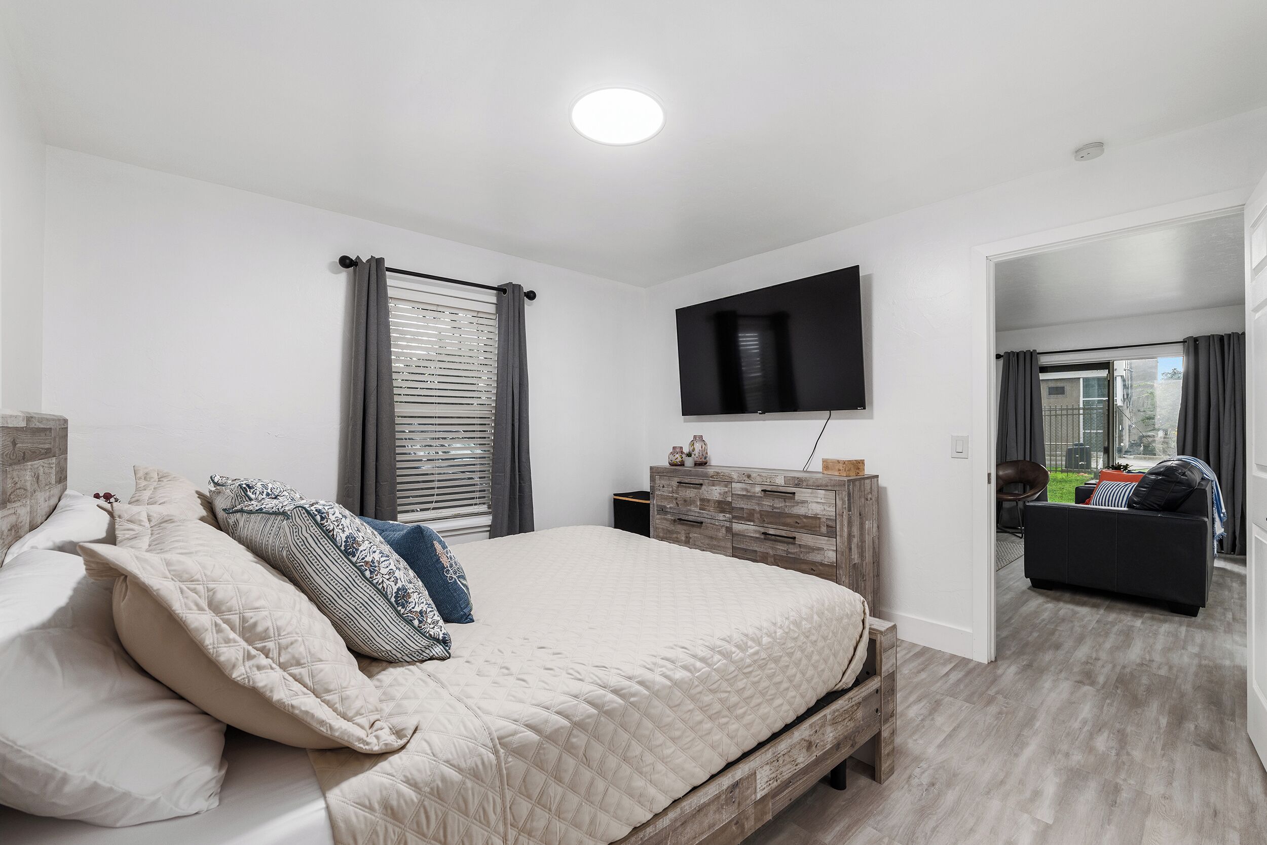 Standard-huoneisto, 1 keskisuuri parisänky ja vuodesohva, tupakointi kielletty, patio | Oleskelualue | Taulutelevisio, Netflix, Hulu, suoratoistopalvelut