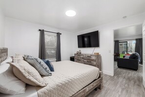 Standard Apartment, 1 Queen Bed with Sofa bed, Non Smoking, Patio | Living area