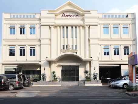 Front of property. Hotel Astoria Lampung