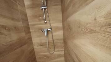 Håndklær og toalettpapir