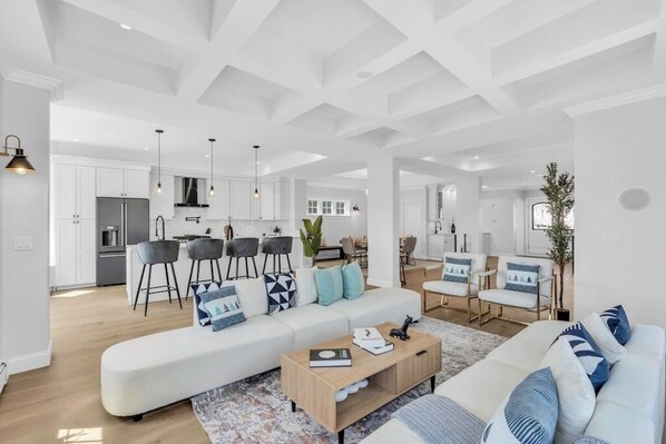 TV, fireplace - Waterfront living in this completely renovated waterfront home! (Brick Township)