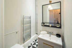 Hair dryer, towels
