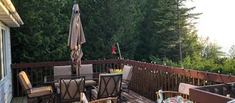 Tobermory Lakefront Cottage