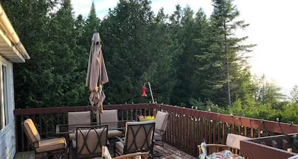 Tobermory Lakefront Cottage