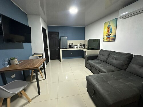 Wonderful apartment with AC in Alajuela near SJO Airport