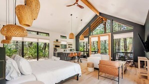 1 bedroom, iron/ironing board, WiFi, bed sheets - Relaxing Ranch, Friendly Animals, Modern Stay (Cedar Creek)