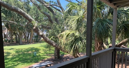 Relax and Unwind at this cozy 2-bedroom condo in Edisto Beach.