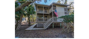 Relax and Unwind at this cozy 2-bedroom first floor condo in Edisto Beach.