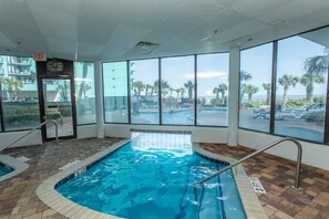 Piscine couverte, piscine extérieure