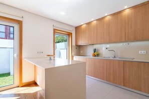 Interior - Stylish Home w/ Garage & Terrace by HostWise (Senhora da Hora)