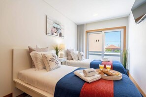 3 slaapkamers, een strijkplank/strijkijzer, reisbedje, gratis wifi