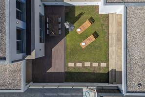 Property grounds - Stylish Home w/ Garage & Terrace by HostWise (Senhora da Hora)