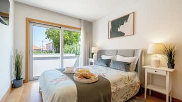 3 slaapkamers, een strijkplank/strijkijzer, gratis wifi, beddengoed