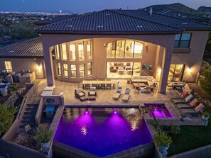 A heated pool - LUXURY Fountain Hills, VIEWS, Infinity Edge Pool, Hot Tub, Sleeps 16, Golf (Fountain Hills)