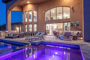 A heated pool - LUXURY Fountain Hills, VIEWS, Infinity Edge Pool, Hot Tub, Sleeps 16, Golf (Fountain Hills)