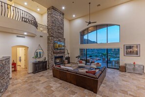 المنشأة من الداخل