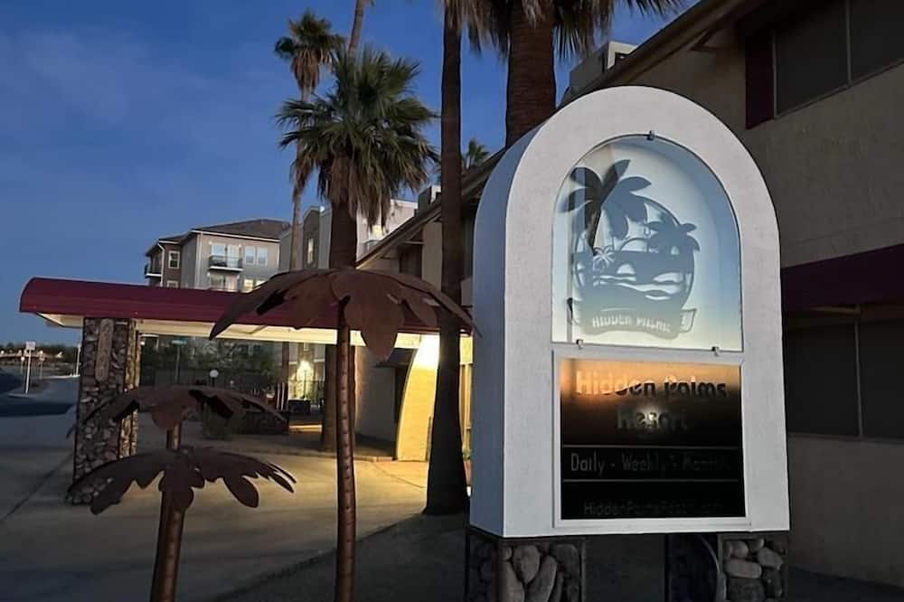 Hidden Palms Resort Condos