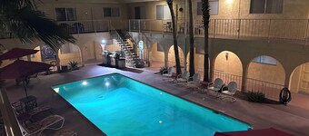 Hidden Palms Resort Condos 