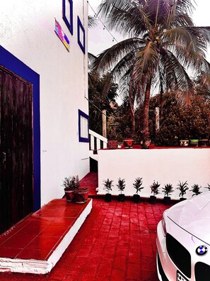 Front of property - Ocean Colors Villa (San Pedro Pochutla)