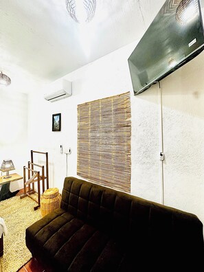 Desk, laptop workspace, iron/ironing board, free WiFi