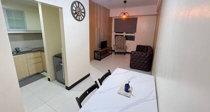 Chic 1-bedroom with AC and fitness room in vibrant Pasay City