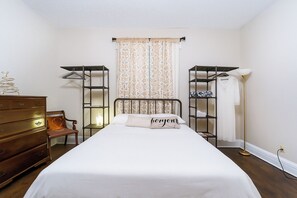 4 chambres, fer et planche à repasser, Wi-Fi, draps fournis