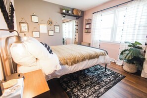 2 chambres, fer et planche à repasser, Wi-Fi, draps fournis