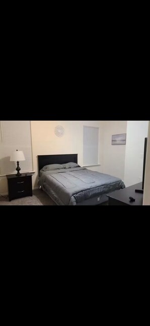 2 bedrooms, desk, free WiFi, bed sheets - Tranquil 2-bedroom house located in Beaumont. (Beaumont)