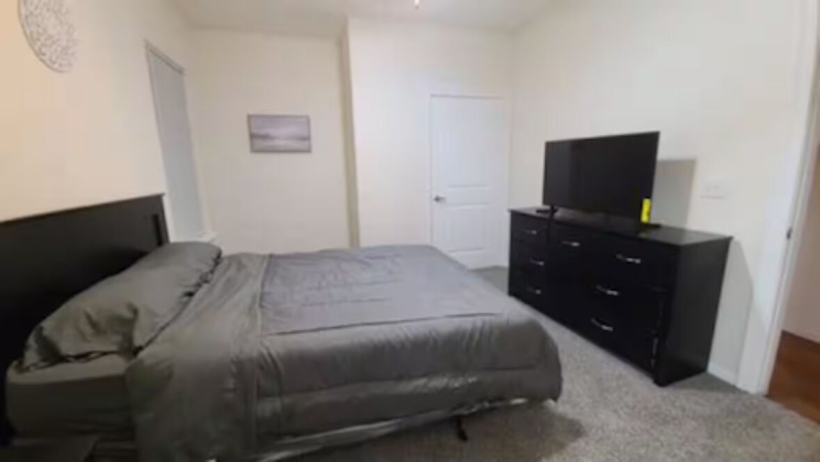 2 bedrooms, desk, free WiFi, bed sheets