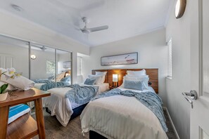 2 bedrooms, in-room safe, iron/ironing board, WiFi - The Drift - Airlie Two (Airlie Beach)